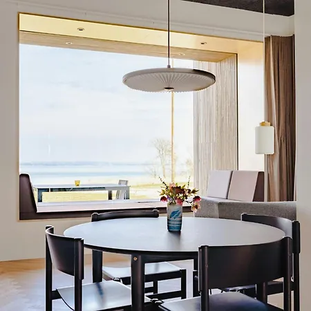 Experience Majestic Nature On Helnaes Vakantiehuis